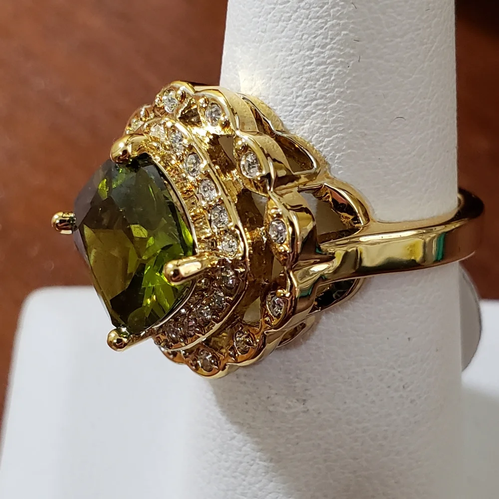 NEW Olive Green and Gold Cocktail Ring Women's Size 7